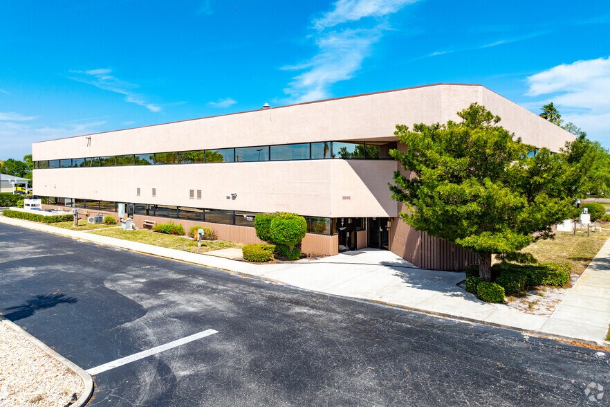 More Photos Of 255 N Sykes Creek Pky, Merritt Island Medical For Lease