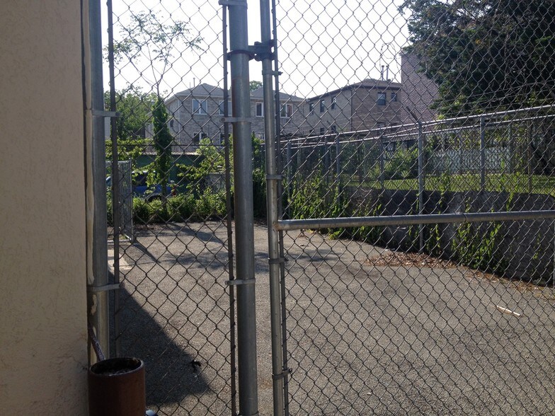 More Photos Of 941 Burke Ave, Bronx Office For Sale