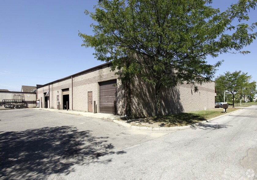 More Photos Of 195 W Olentangy St, Powell Warehouse For Lease