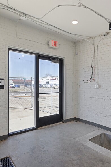 More Photos Of 120 N Western Ave, Oklahoma City Freestanding For Lease