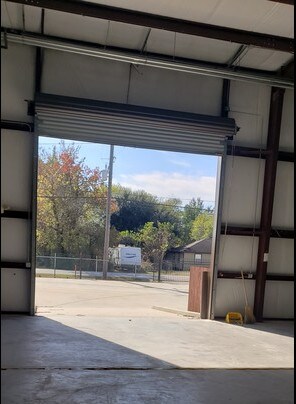 More Photos Of 15106 Chaplin St, Houston Warehouse For Lease
