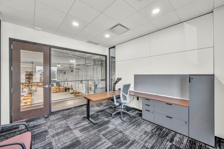 More Photos Of 310 Park Dr, Chardon Warehouse For Sale