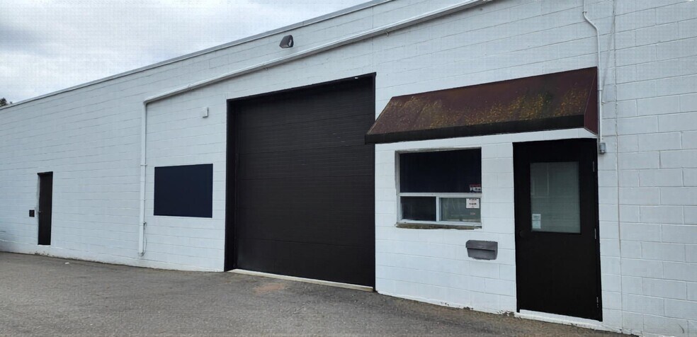 Primary Photo Of 178 Weber St N, Waterloo Flex For Lease