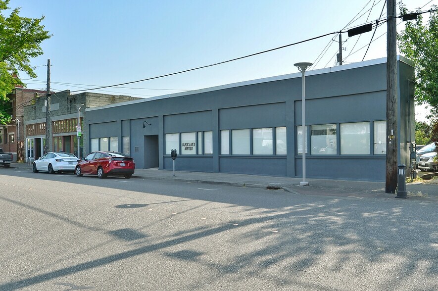 Primary Photo Of 227 Prospect St, Bellingham Storefront For Lease