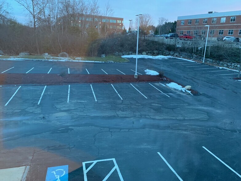 More Photos Of 7 Technology Dr, Chelmsford Office For Lease