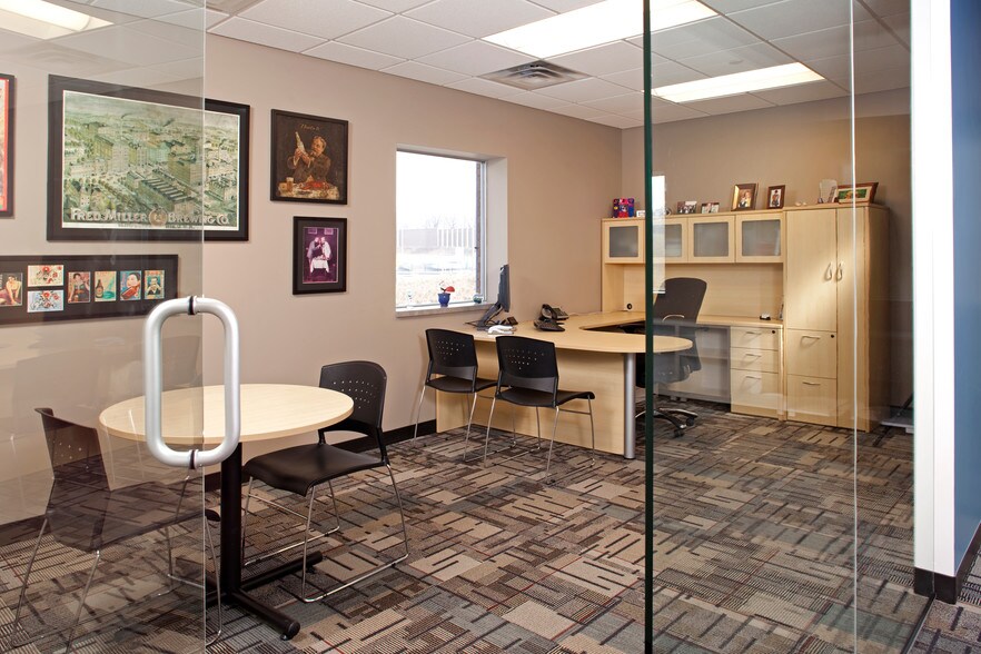 More Photos Of 219-223 Little Canada Rd E, Saint Paul Office For Lease
