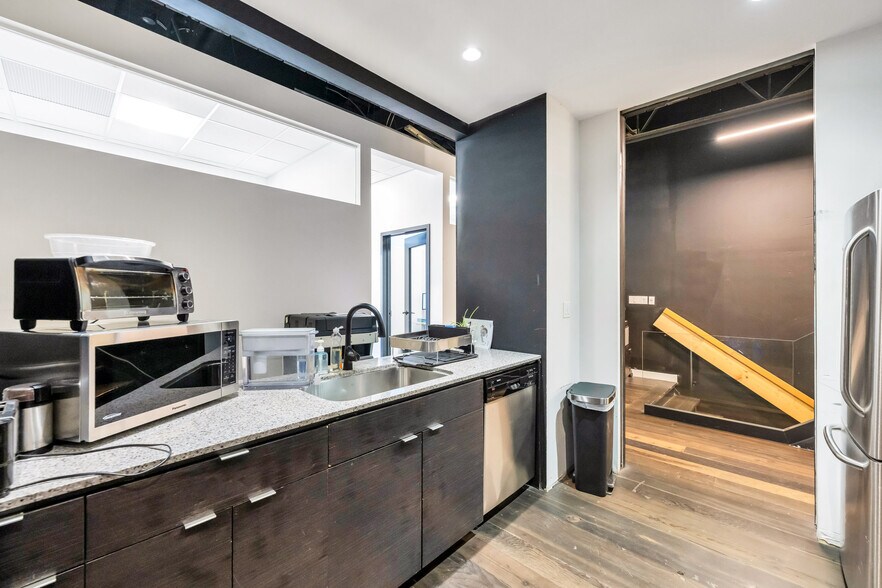 More Photos Of 19299 94 Ave, Surrey Warehouse For Sale