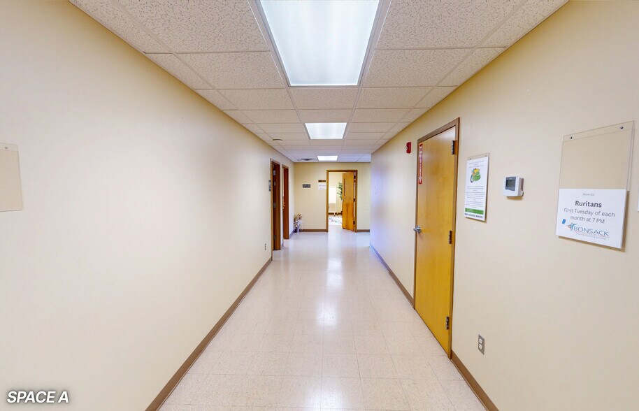 More Photos Of 4493 Bonsack Rd, Roanoke Specialty For Lease