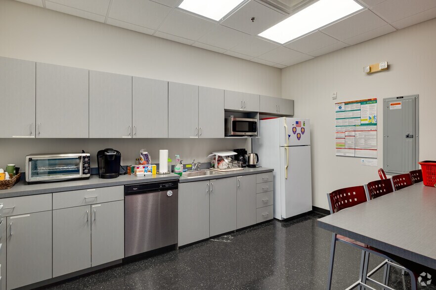 More Photos Of 7560 Red Bug Lake Rd, Oviedo Medical For Sale