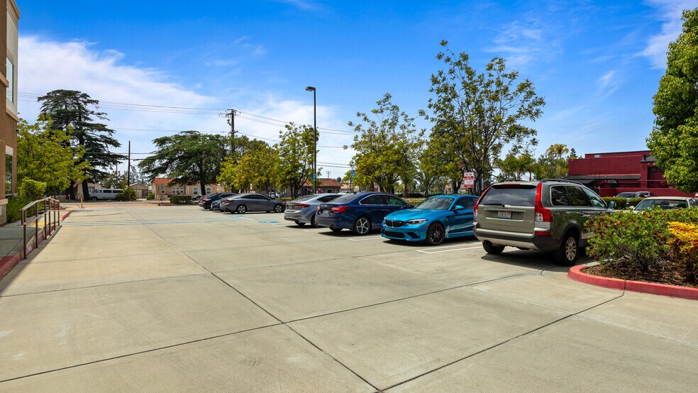 More Photos Of 1945 W 9th St, Upland Loft Creative Space For Lease