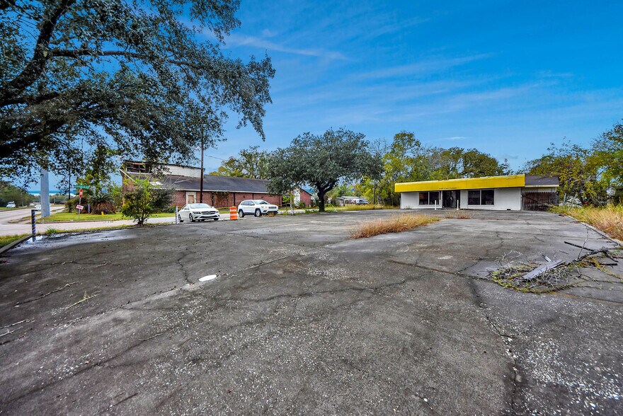More Photos Of 8101 Tidwell Rd, Houston Freestanding For Sale