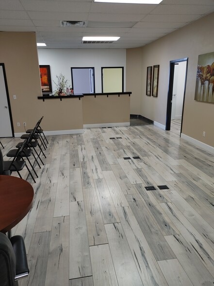 More Photos Of 8867 W Flamingo Rd, Las Vegas Office For Sale