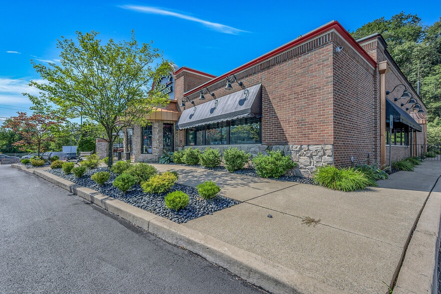 More Photos Of 821 Northern Blvd, Clarks Summit Restaurant For Sale
