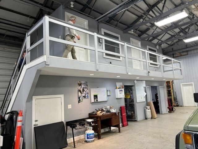 More Photos Of 225 Industrial Dr, Georgetown Warehouse For Sale