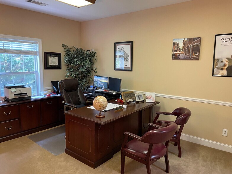 More Photos Of 106 Colony Park Dr, Cumming Office Residential For Lease