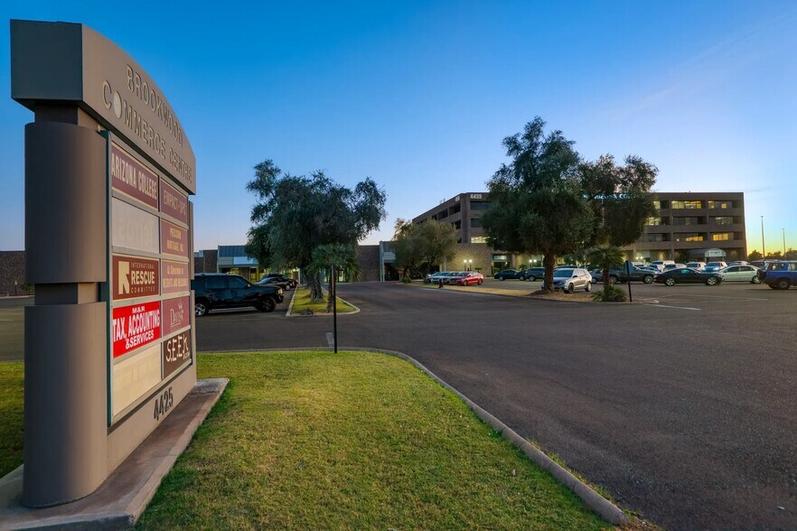 More Photos Of 4425 W Olive Ave, Glendale Office For Lease