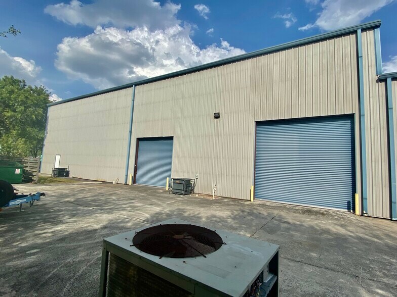 More Photos Of 9050 16th Pl, Vero Beach Warehouse For Lease