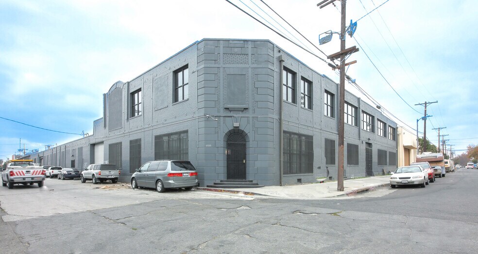 More Photos Of 6000 S Gramercy Pl, Los Angeles Warehouse For Lease