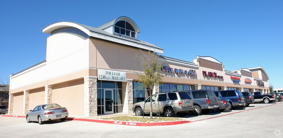 More Photos Of 4625 Donnelly Ave, Fort Worth Unknown For Lease