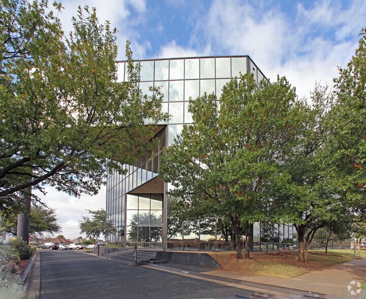 More Photos Of 5214 68th St, Lubbock Office For Lease