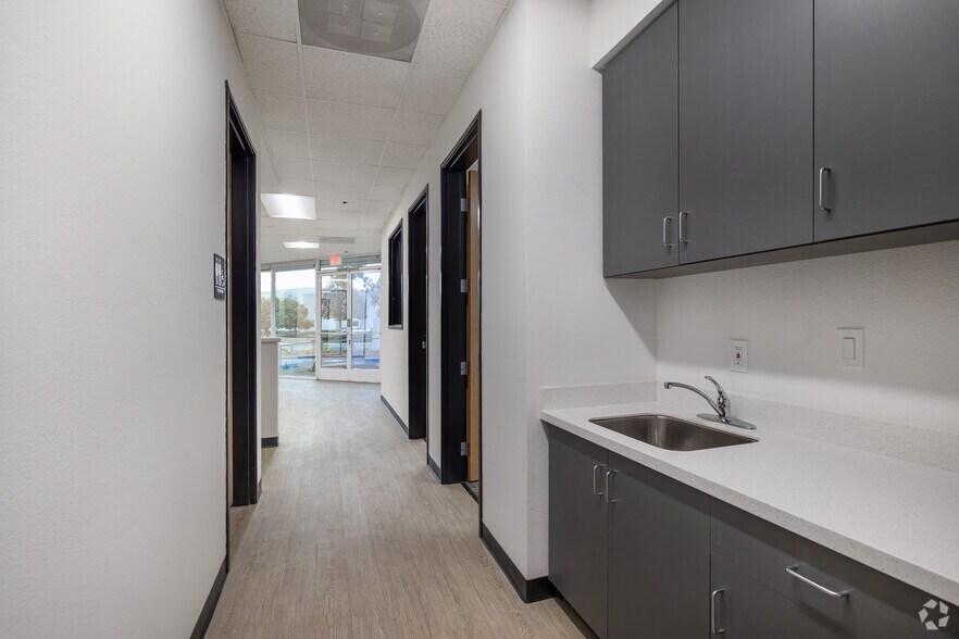 More Photos Of 1819 S Business Pky, Ontario Unknown For Lease