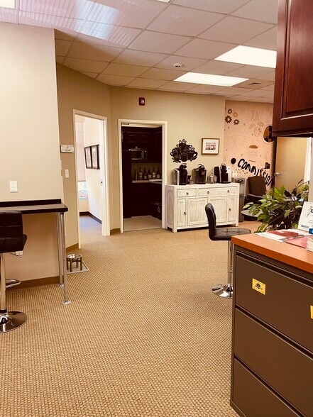 More Photos Of 249 Williamson Rd, Mooresville Medical For Lease
