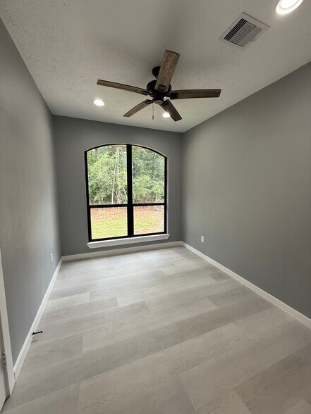 More Photos Of 17404 Reiss Trl, New Caney Apartments For Sale