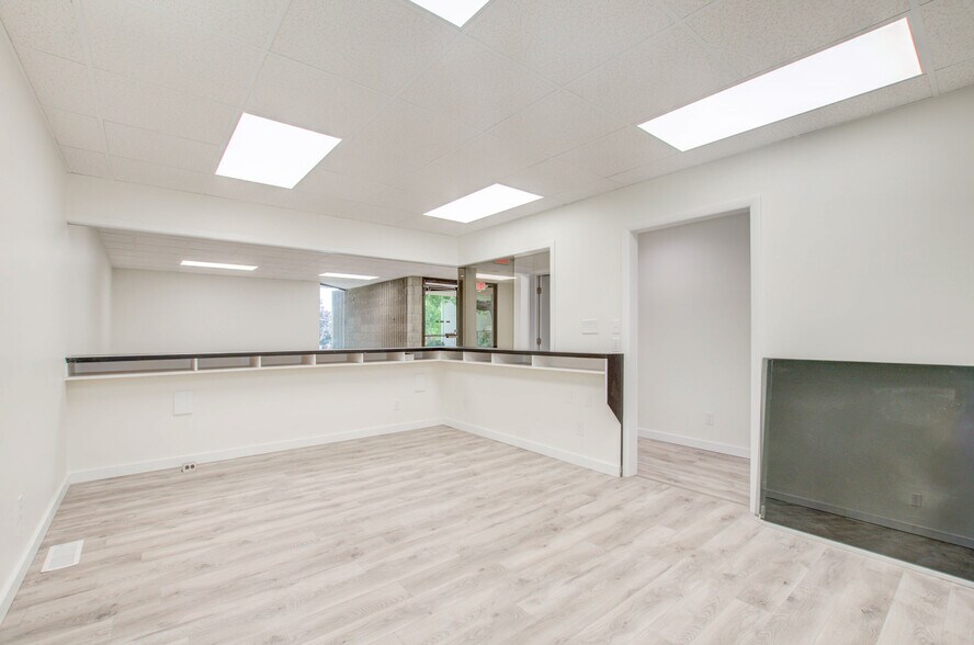 More Photos Of 1010 Burr St, Jackson Medical For Lease