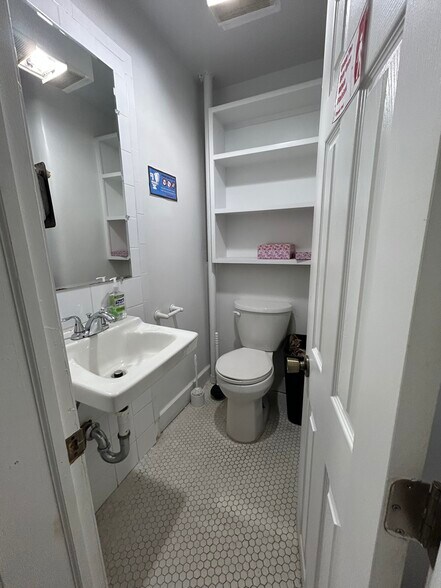 More Photos Of 122-126 18th St, Brooklyn Warehouse For Lease