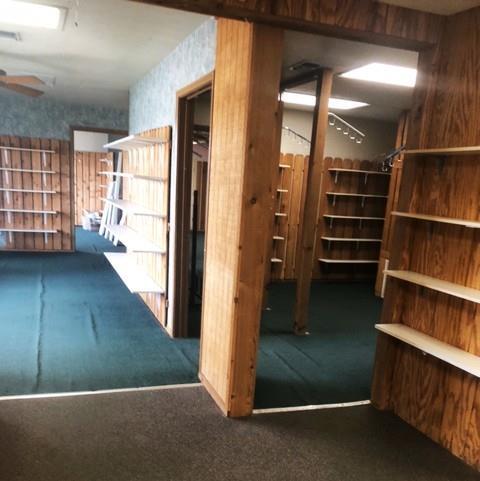 More Photos Of 1614 W Cameron Ave, Rockdale Freestanding For Sale