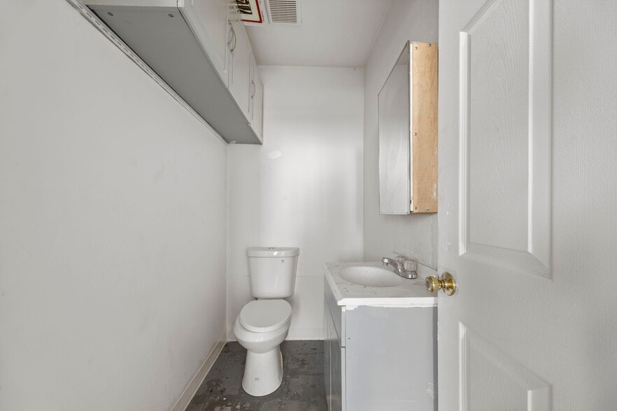 More Photos Of 4010-4018 W Commonwealth Ave, Fullerton Storefront Retail Residential For Sale