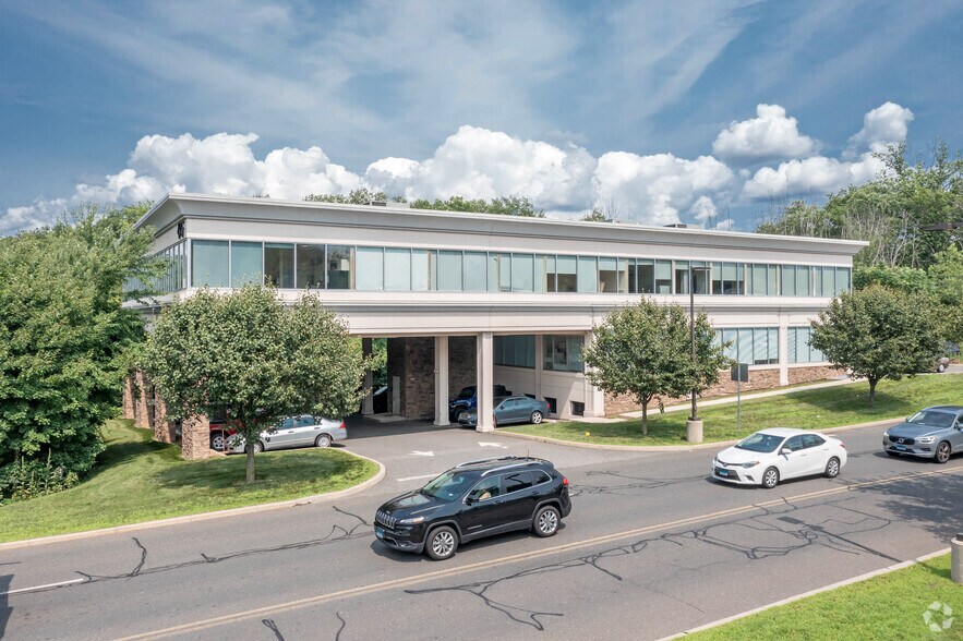 More Photos Of 495 Hawley Ln, Stratford Medical For Lease