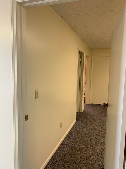 More Photos Of 817 Kilbourne St, Bellevue Medical For Lease