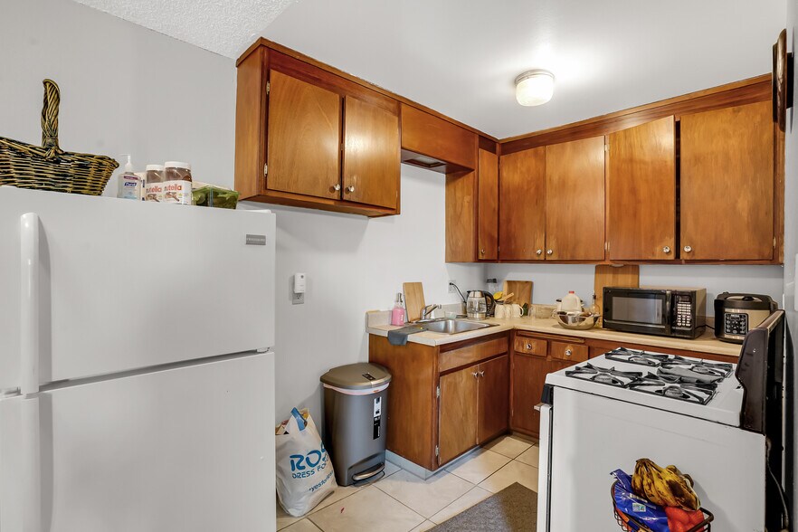 More Photos Of 5314 Bayview Ave, Richmond Apartments For Sale