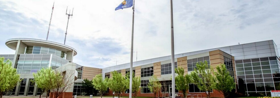 Primary Photo Of 377 W River Woods Pky, Milwaukee Medical For Lease