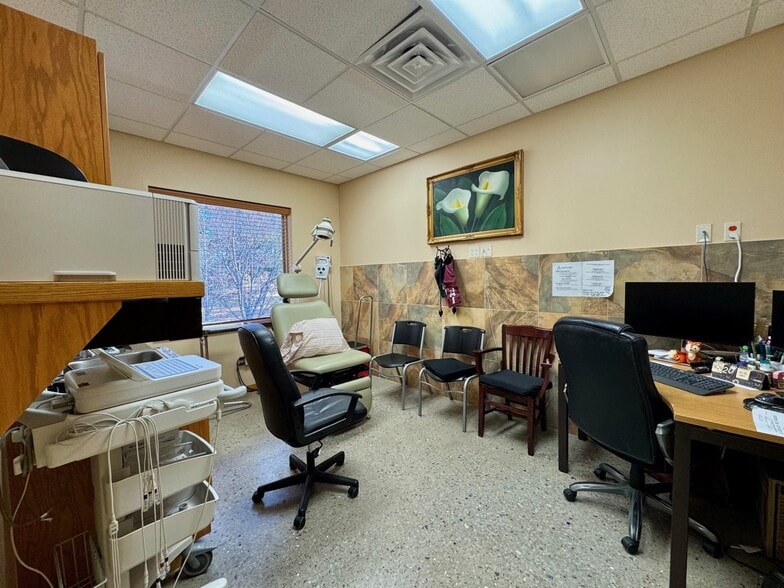 More Photos Of 513 N Shiloh St, Springdale Healthcare For Sale