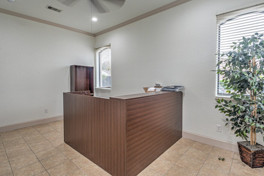 More Photos Of 1842 Snake River Rd, Katy Medical For Sale