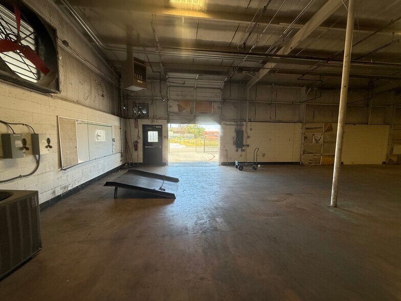 More Photos Of 911 N Frio St, San Antonio Manufacturing For Lease