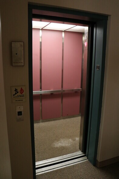 More Photos Of 320 Research Dr, Athens Loft Creative Space For Lease