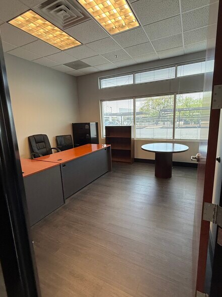 More Photos Of 15845 S 46th St, Phoenix Medical For Lease