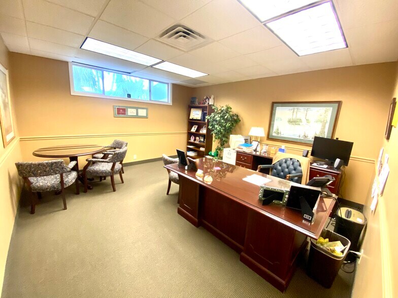 More Photos Of 3333 Atlantic Blvd, Jacksonville Office For Sale