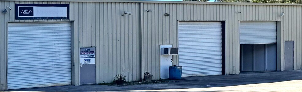 More Photos Of 12220 Hazen Ct, Thonotosassa Warehouse For Lease