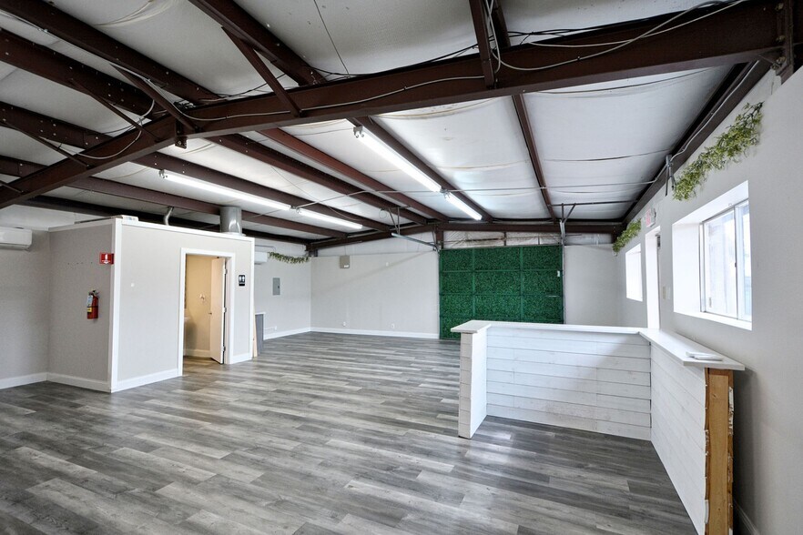 More Photos Of 100 Schertz Pky, Schertz Freestanding For Sale