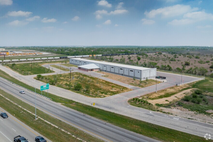 More Photos Of 9502 SW Loop 410, San Antonio Warehouse For Sale