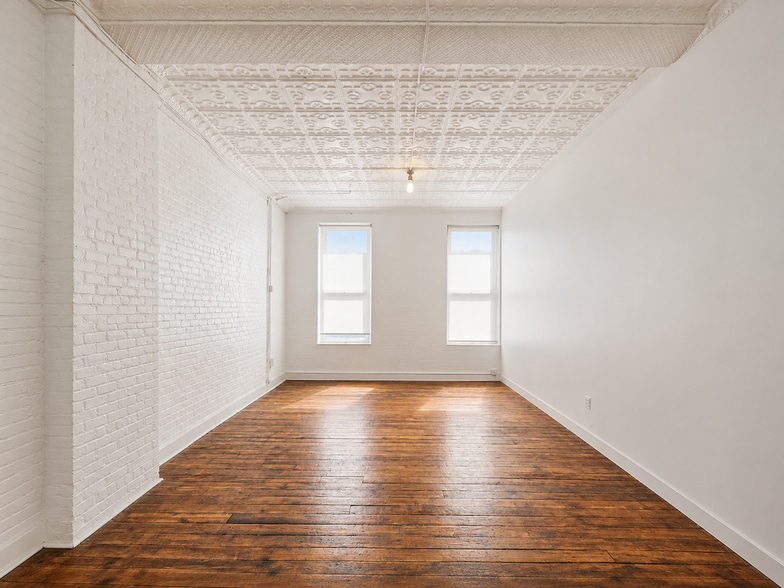 Primary Photo Of 622-626 Broadway, Brooklyn Storefront Retail Office For Lease