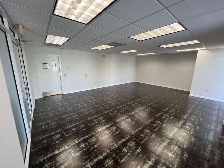 More Photos Of 8228 NW 30th Terrace, Doral Industrial For Lease