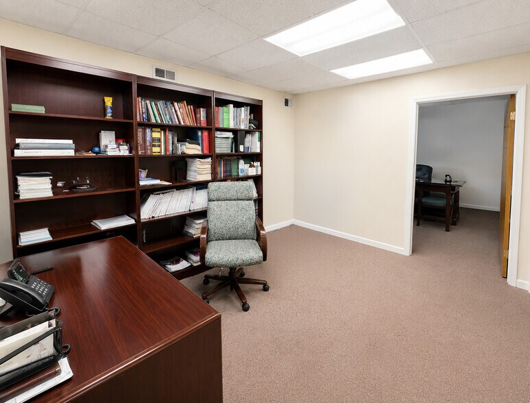 More Photos Of 1350 Hamilton St, Somerset Medical For Sale