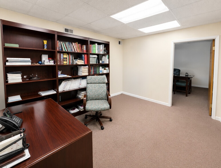 More Photos Of 1350 Hamilton St, Somerset Medical For Sale