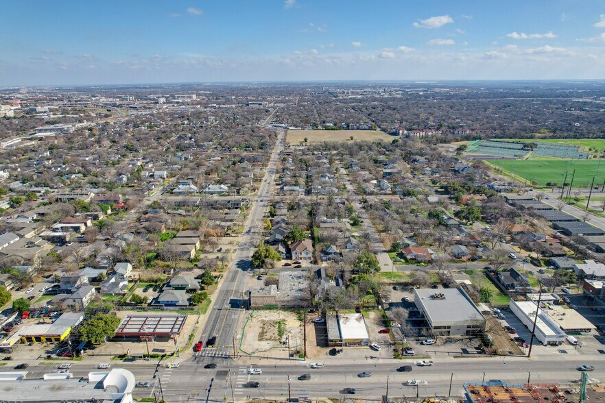 More Photos Of 701 W North Loop Blvd, Austin Apartments For Sale