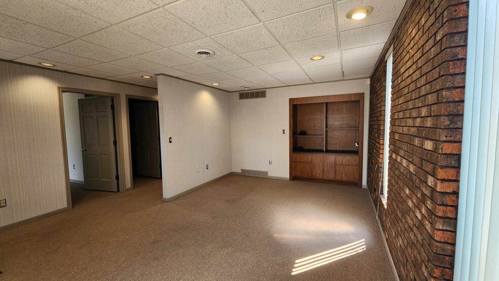 More Photos Of 25614-25616 Jefferson Ave, Saint Clair Shores Office For Lease